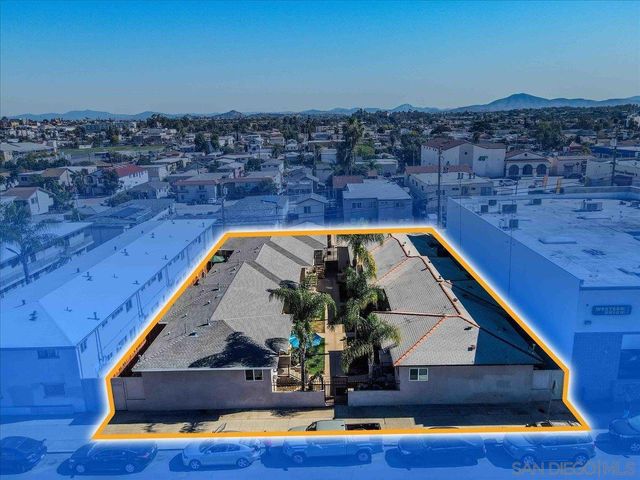 $2,400,000 | 4033-47 Euclid Avenue | Colina del Sol