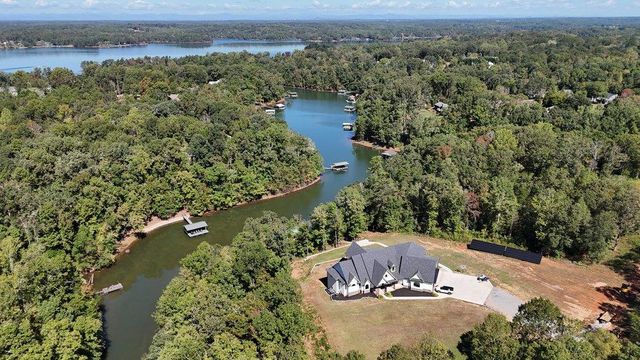 $2,499,000 | 25 Hidden Cove Circle