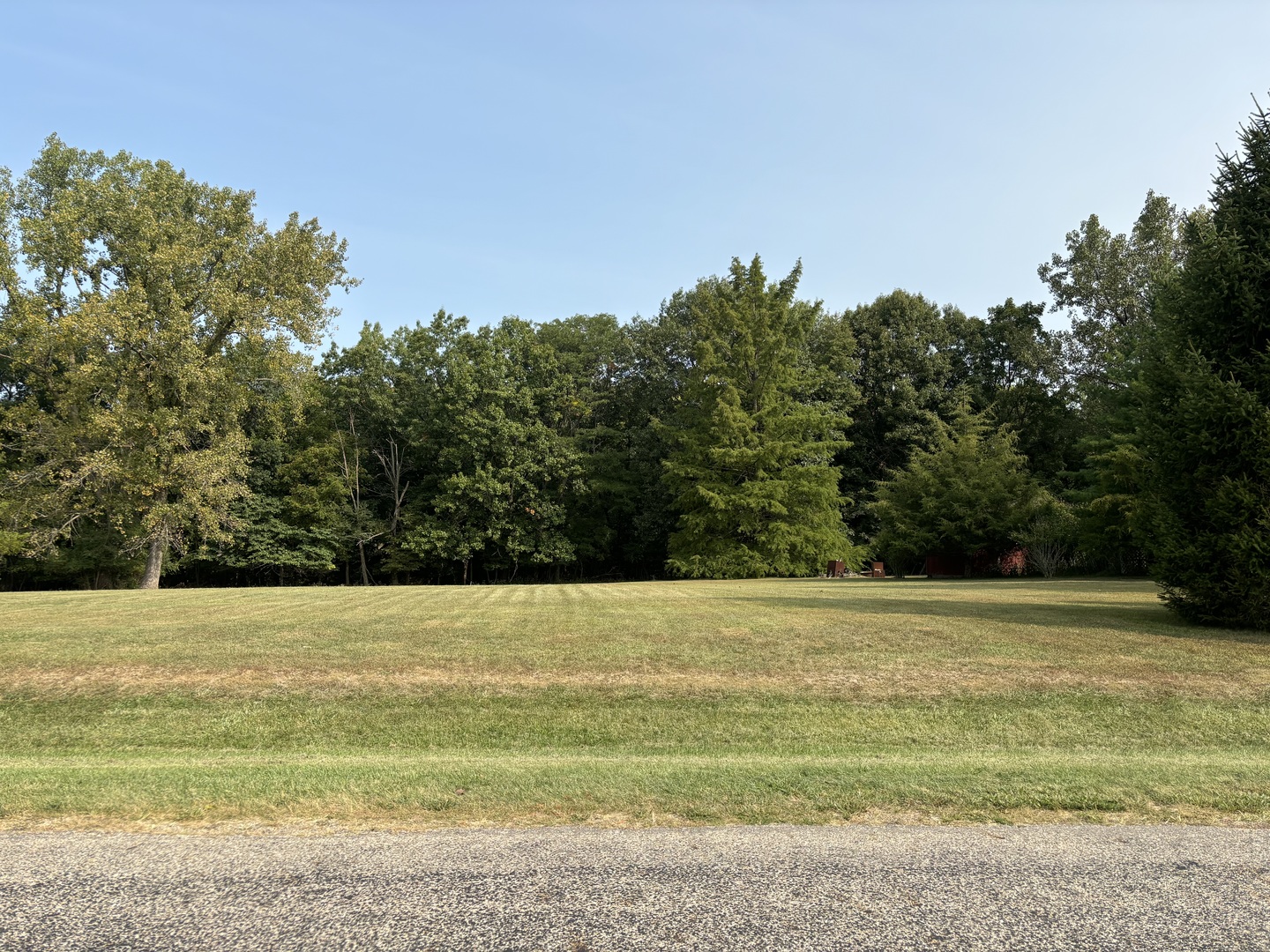 a view of a tennis court