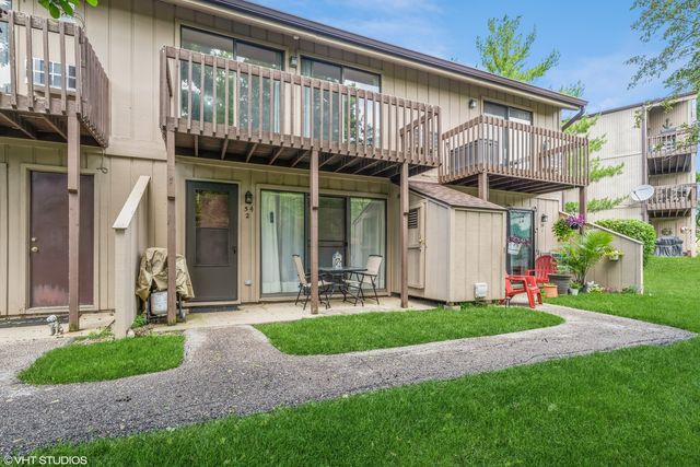 $110,000 | 54 Vail Colony, Unit 2 | Fox Lake