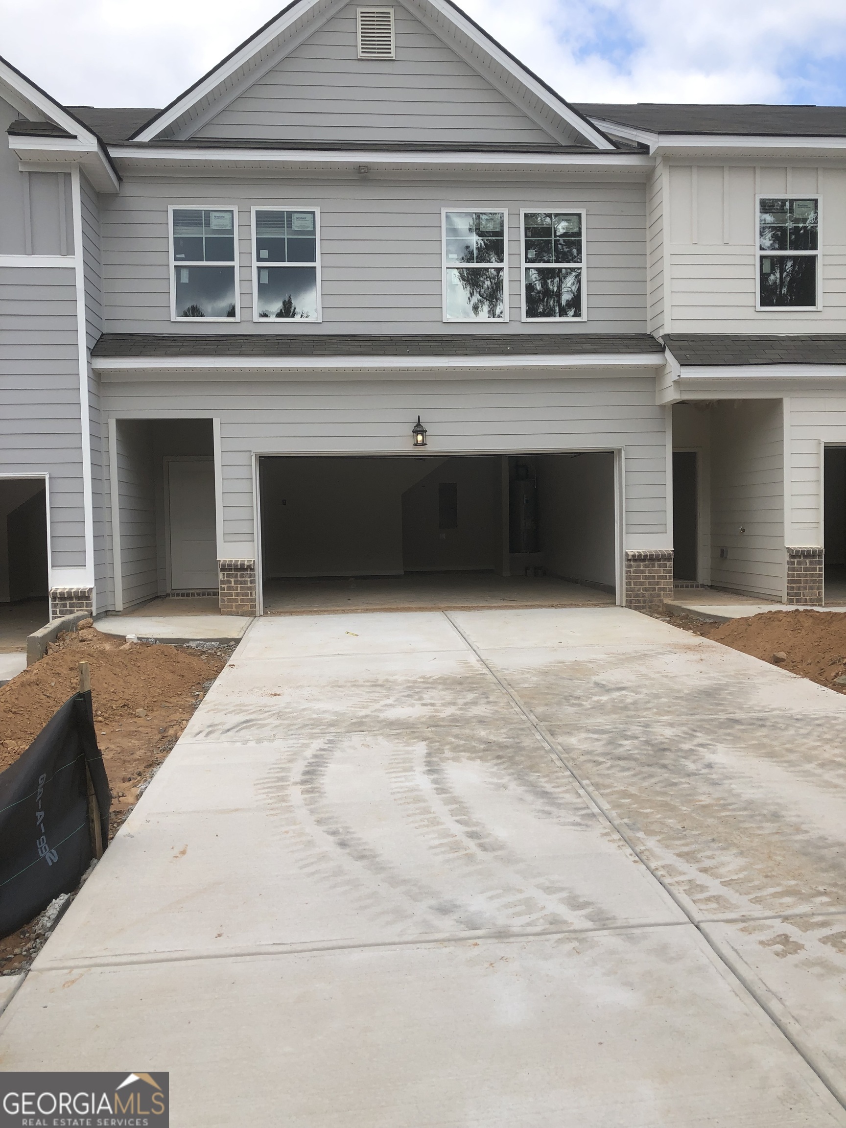 a view of house with outdoor space