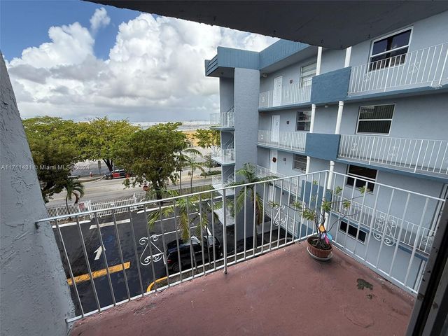 $1,900 | 1655 West 44th Place, Unit 435 | Hialeah