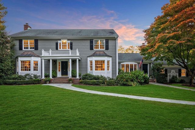 $2,499,000 | 2 Peacock Lane | Lattingtown Village