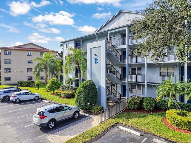 $270,000 | 900 Southwest 125th Way, Unit 304R | Century Village