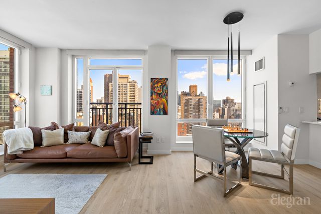 $1,795,000 | 45 Park Avenue, Unit 1904 | Murray Hill