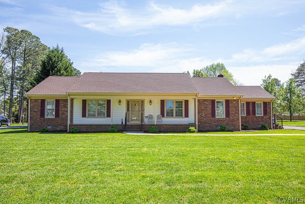 a view of a house with a big yard