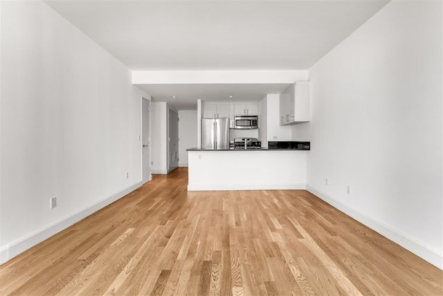 $5,198 | 225 Schermerhorn Street, Unit 2B | Downtown Brooklyn