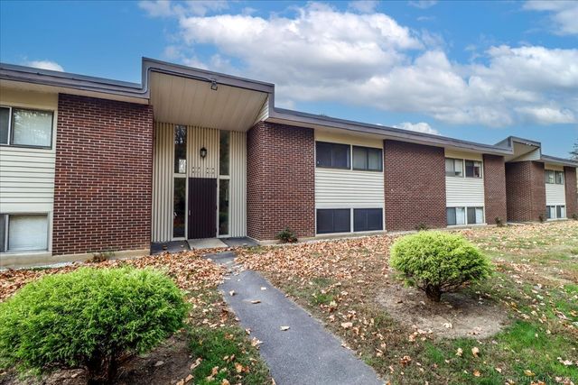 $195,000 | 229 Bacon Pond Road, Unit 412 | Woodbury