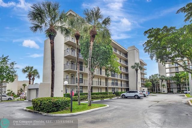 $415,000 | 17 Royal Palm Way, Unit 301 | Southeast Boca Raton