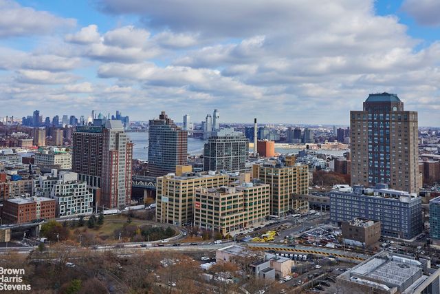 $850,000 | 75 Henry Street, Unit 31G | Brooklyn Heights