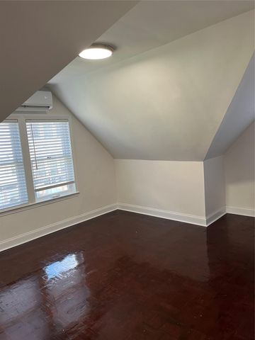 $3,500 | 38-21 150th Street, Unit 2ND FLOOR AND ATTIC | Murray Hill - Flushing