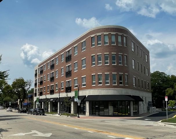 $3,230 | 555 Roger Williams Avenue, Unit 208 | Highland Park