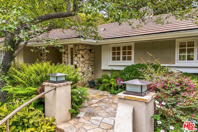 $2,445,000 | 2813 Moraga Drive | Bel Air-Holmby Hills