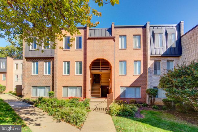 $340,000 | 5033 7th Road South, Unit 201 | Columbia Heights West