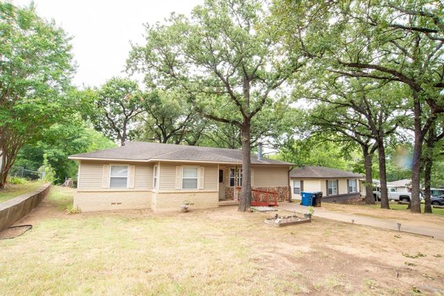 $160,000 | 1129 Oak Ridge Drive | Denison