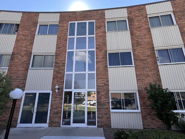 $119,500 | 9717 South Keeler Avenue, Unit 9717 | Oak Lawn