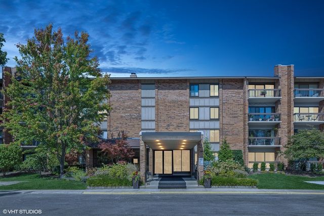 $339,000 | 201 Lake Hinsdale Drive, Unit 105 | Lake Hinsdale Village