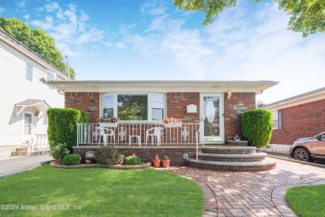 $758,000 | 205 Reno Avenue | New Dorp