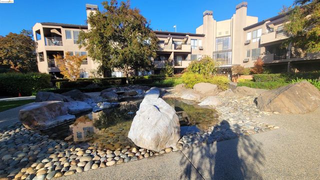 $2,400 | 39059 Guardino Drive, Unit 108 | Central Downtown Fremont