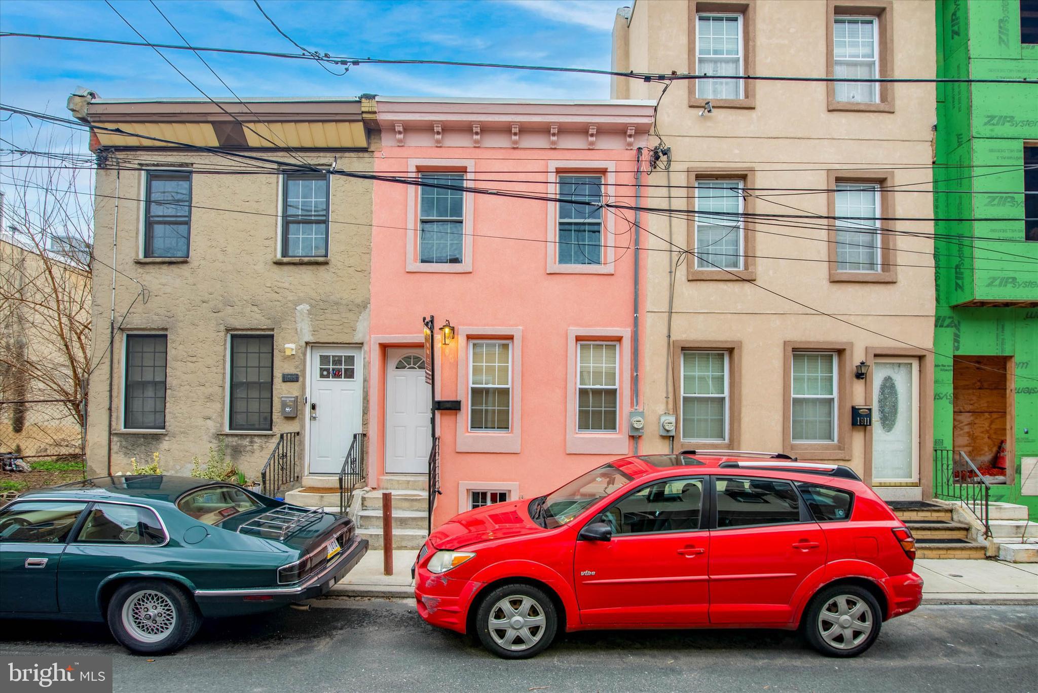 a car parked in front of a building