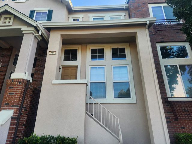 $3,100 | 350 Wood Street, Unit 202 | Downtown Livermore