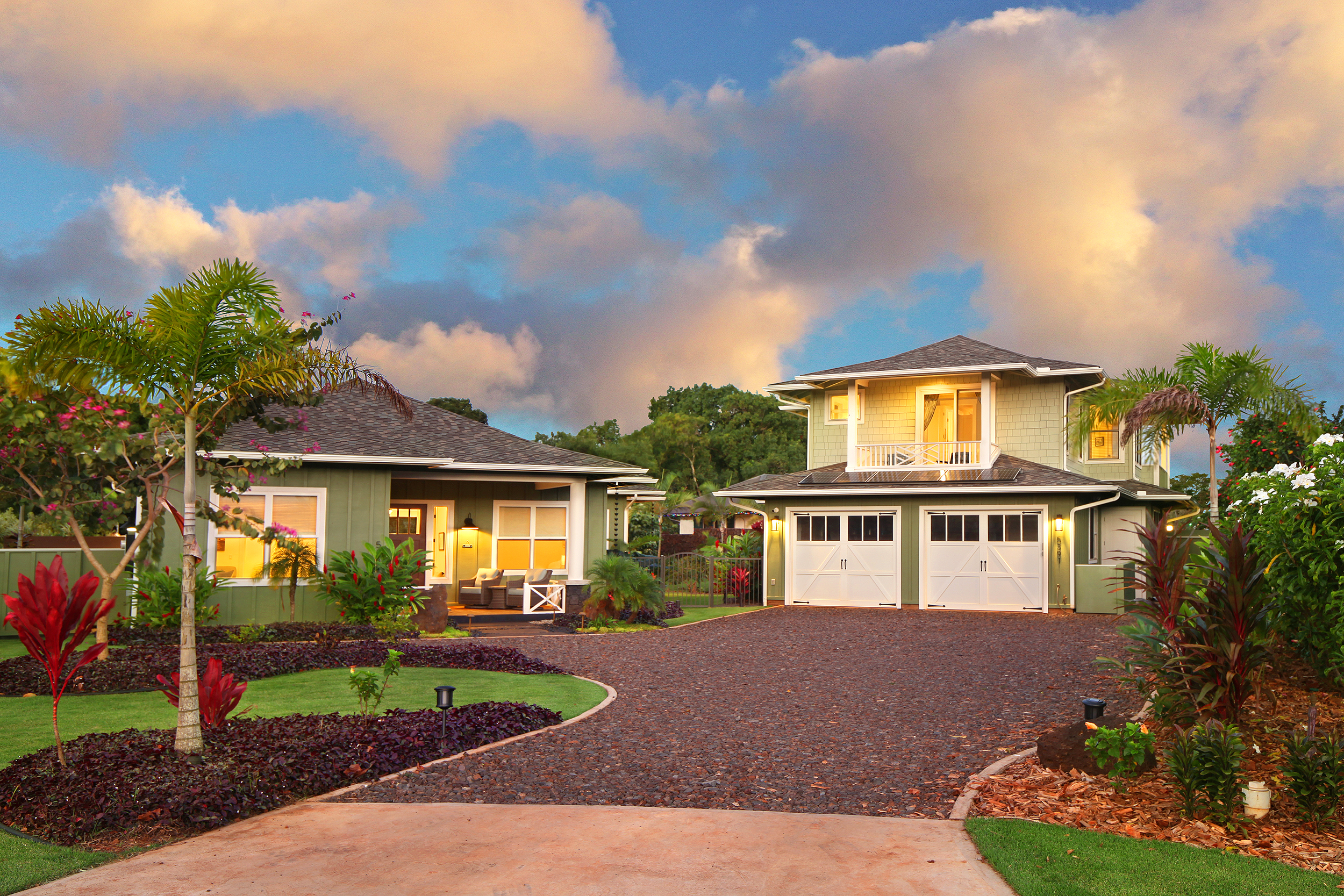 5389 Lo'i Place - Street View (showing main home and ADU above garage)