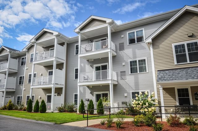 $375,000 | 3205 Briarwood Village, Unit 3205 | Clinton