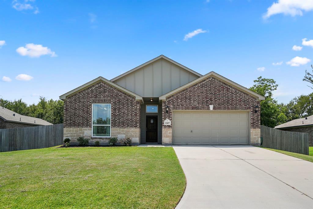 Welcome to your future home at 12457 Lake Conroe Hills Dr! This remarkable home was built in 2020 and features 3 bedrooms, 2 full baths, and a desirable open-concept floorplan.