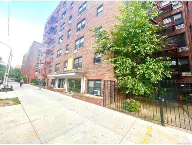 $335,000 | 143-40 Roosevelt Avenue, Unit 4G | Downtown Flushing