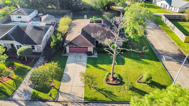 $345,000 | 403 Westwood Drive | Friendswood