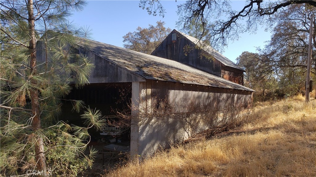 a backyard of a house