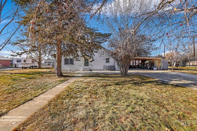 $325,000 | 120 North Shoshone Street | Wendell