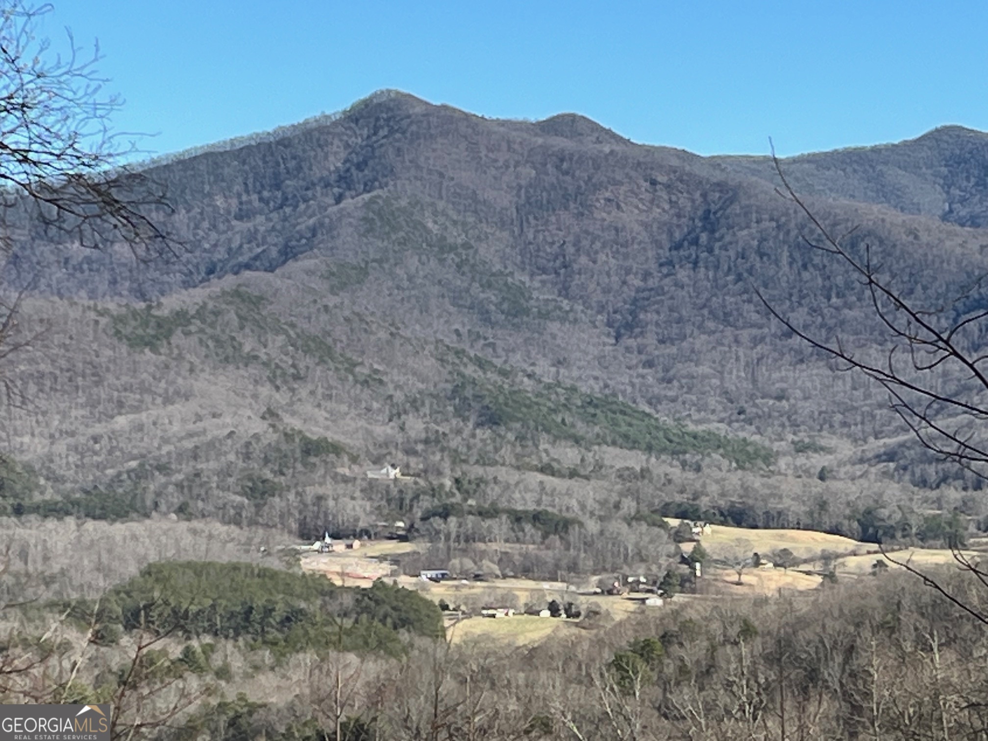 a view of a dry field