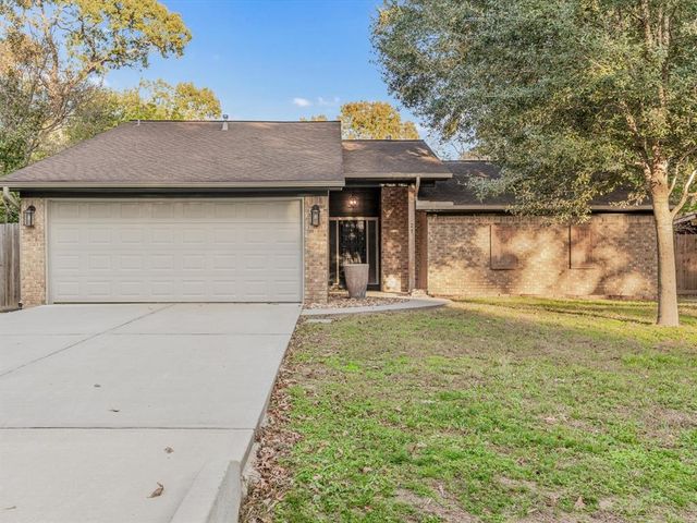 $325,000 | 27 Artesia | Conroe