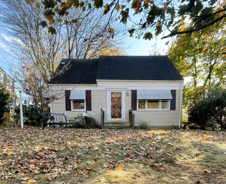 a front view of house with yard