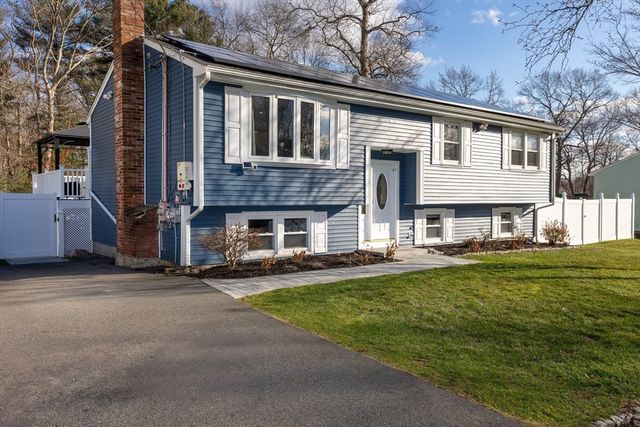 $749,000 | 19 Hal Avenue | Brockton Heights