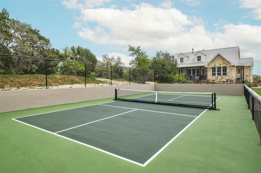 a view of a tennis court