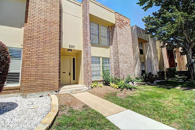 $323,900 | 5240 Woodlawn Place | Bellaire