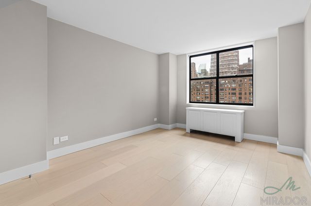 $4,200 | 330 East 39th Street, Unit 23E | Murray Hill