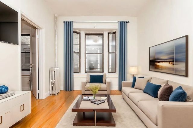 $3,200 | 600 Park Place, Unit 7 | Crown Heights