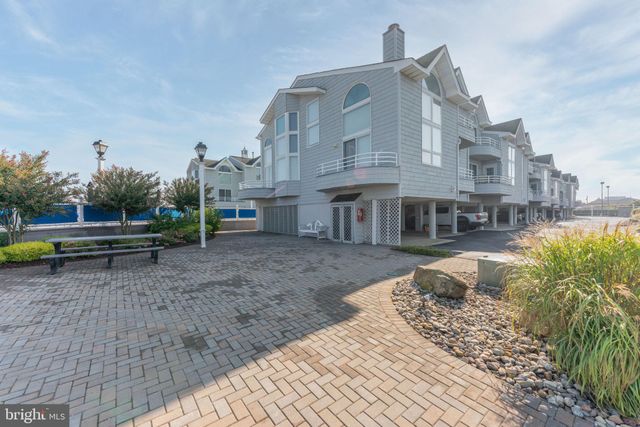 $1,450,000 | 420 8th Street, Unit 8S | Long Beach Island