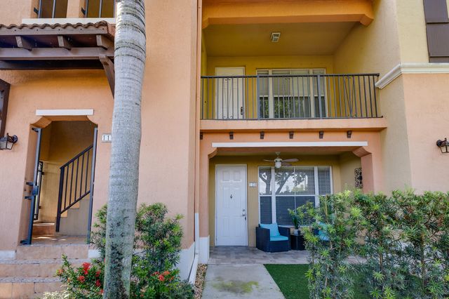 $290,000 | 3569 Forest Hill Boulevard, Unit 110 | Palm Springs Village