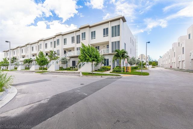 $585,000 | 6415 Northwest 102nd Path, Unit 212 | Doral