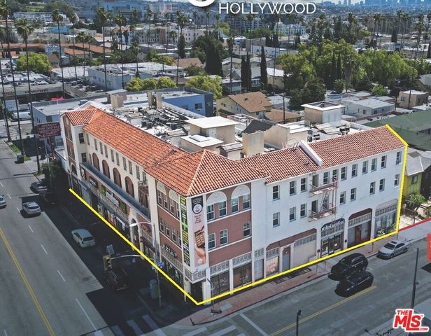 $3,200 | Hollywood Boulevard | Hollywood