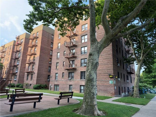 $279,000 | 3021 Avenue Z, Unit 1L | Sheepshead Bay