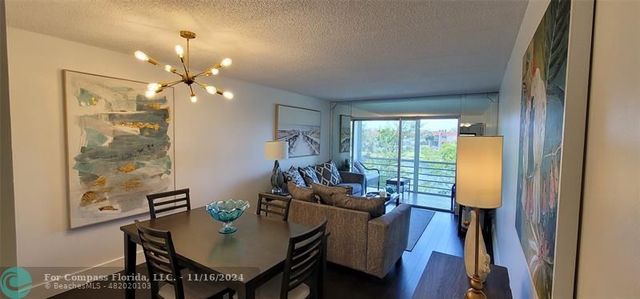 $124,900 | 2700 Sunrise Lakes Drive West, Unit 306 | Sunrise Lakes