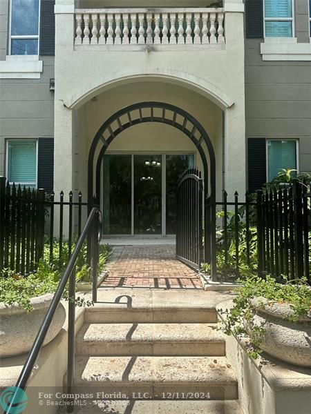 a view of building entrance