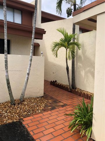 $3,500 | 10695 Southwest 76th Terrace, Unit 10695 | Kendall