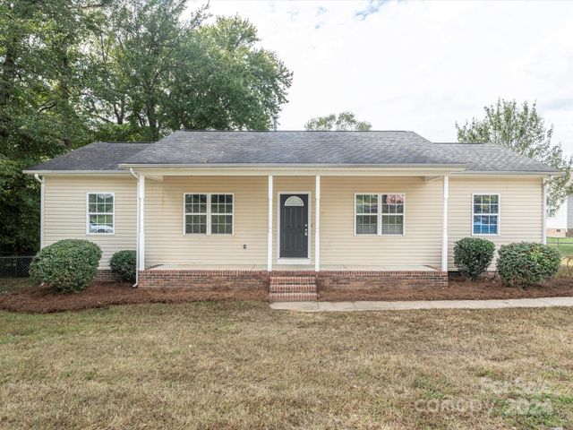 $295,000 | 102 South Little Texas Road | Forest Park