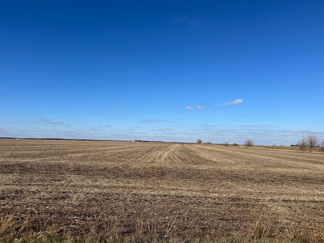 $1,980,000 | 120 Acres Off Rainbow Road | De Witt Township - De Witt County